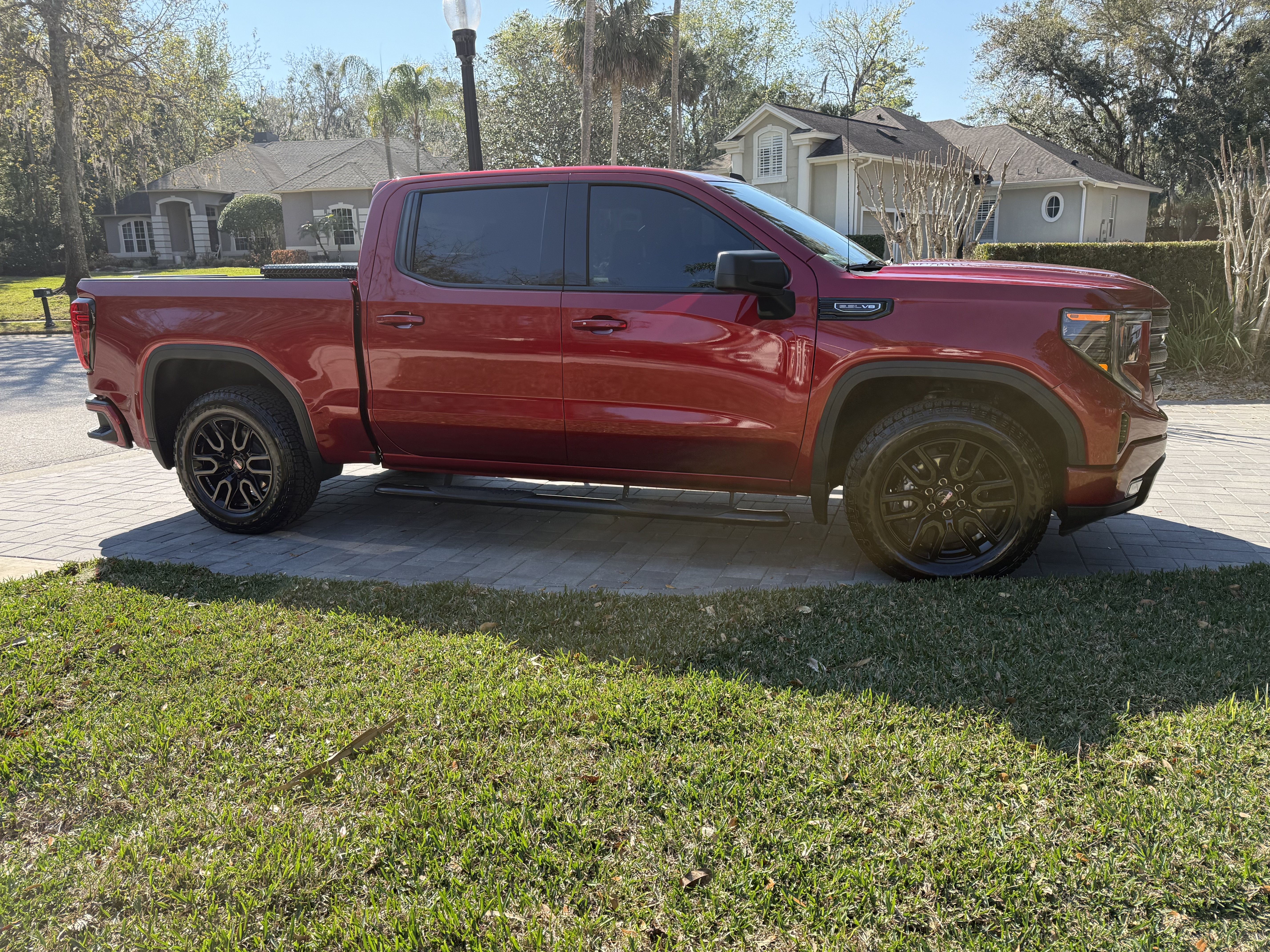 Used 2023 GMC Sierra 1500 Elevation w/ X31 Off-Road Package AWD/4WD image 4