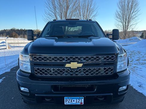 Used 2013 Chevrolet Silverado 2500 LTZ w/ LTZ Plus Package image 2