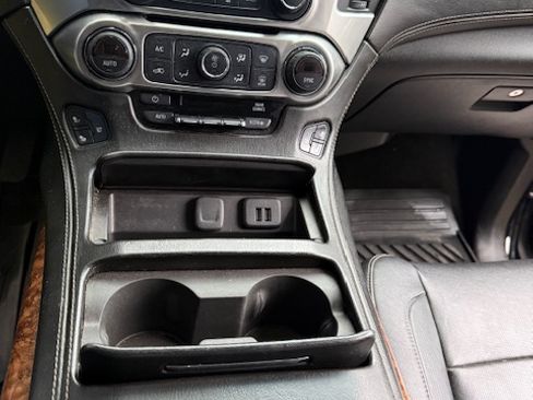 Used 2015 Chevrolet Suburban LTZ image 12