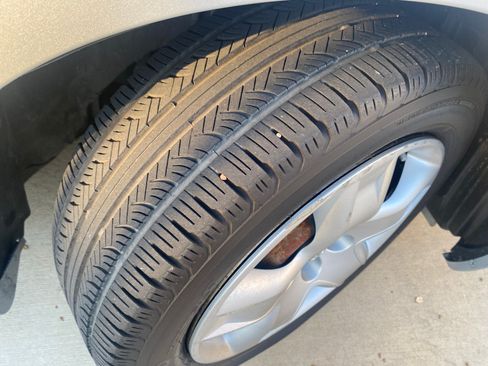 Used 2005 Toyota Matrix XR image 6