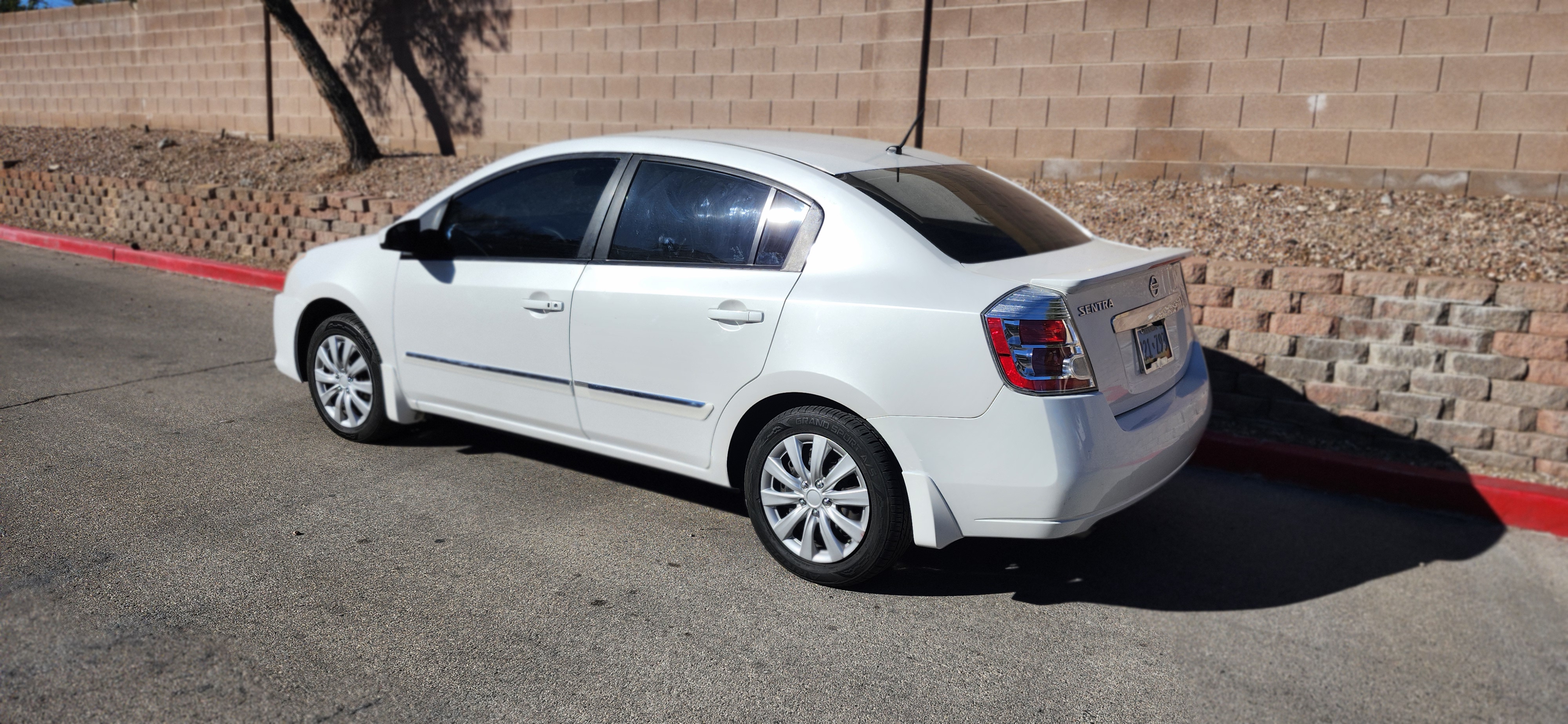 Used 2012 Nissan Sentra 2.0 S w/ Convenience Pkg FWD image 28