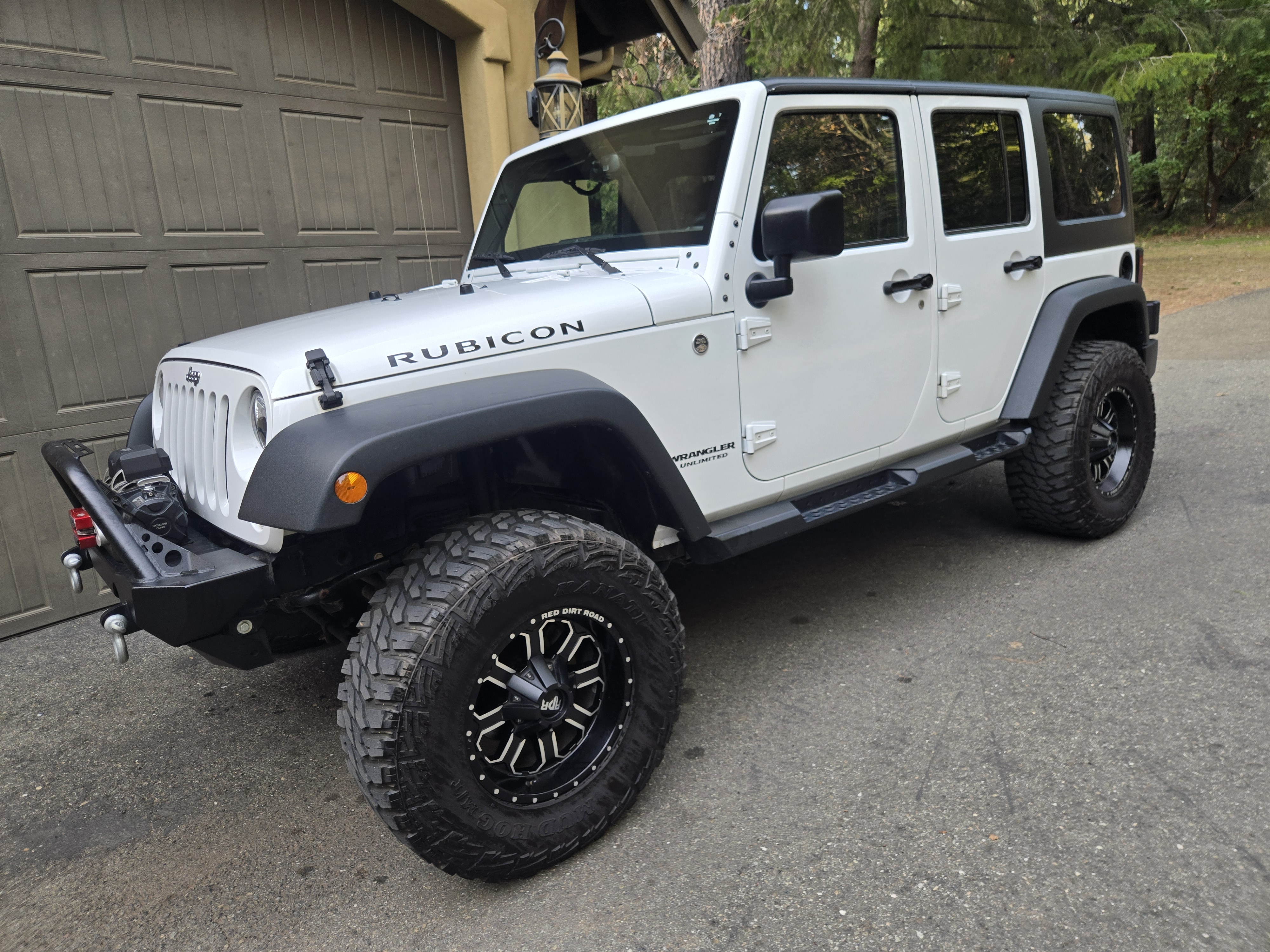 Used 2015 Jeep Wrangler Unlimited Rubicon w/ Connectivity Group AWD/4WD image 21