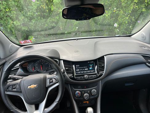 Used 2017 Chevrolet Trax LT w/ LT Convenience Package image 10