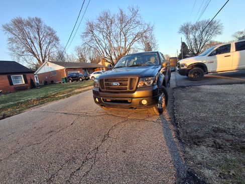 Used 2007 Ford F150 Lariat image 2