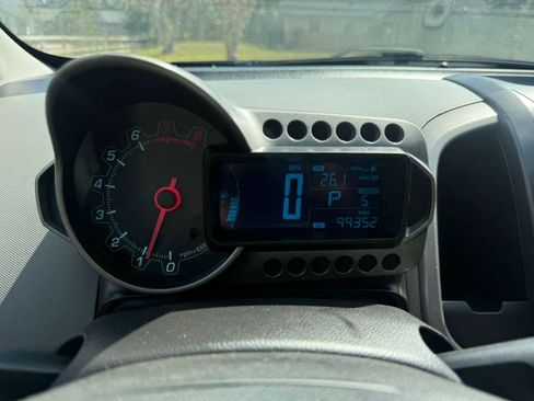 Used 2015 Chevrolet Sonic LT image 9