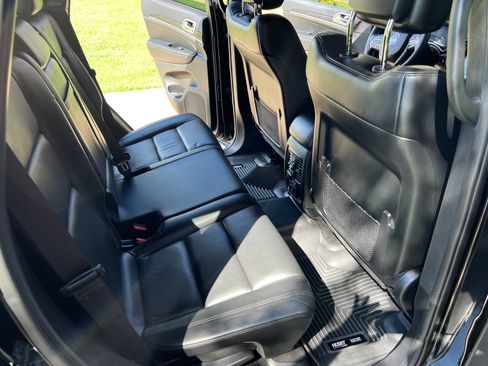 Used 2019 Jeep Grand Cherokee Limited image 14