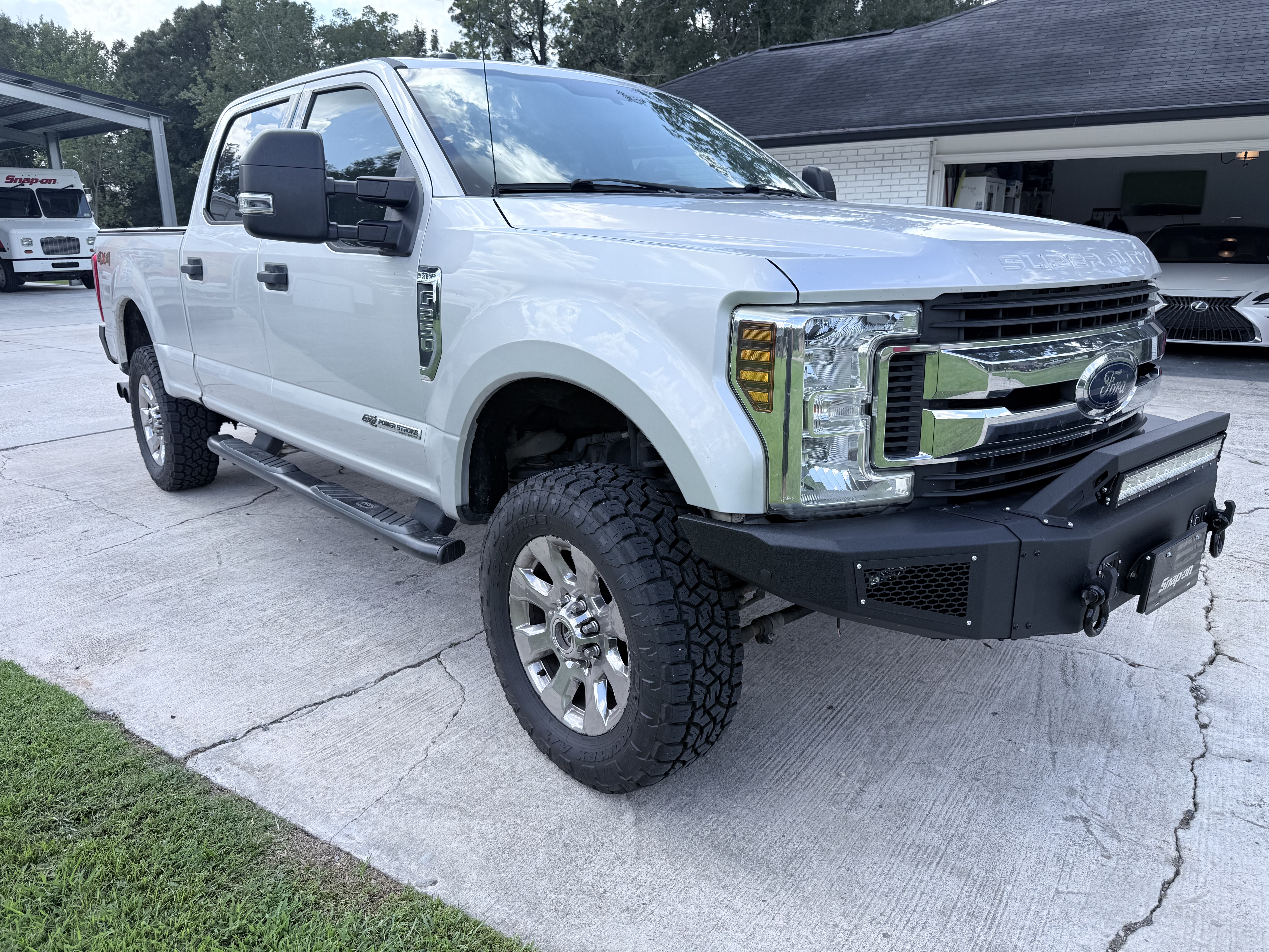 Used 2019 Ford F250 XLT AWD/4WD image 4
