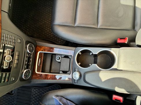 Used 2014 Mercedes-Benz GLK 250 BlueTEC 4MATIC image 16