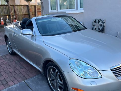 Used 2003 Lexus SC 430 Convertible image 4