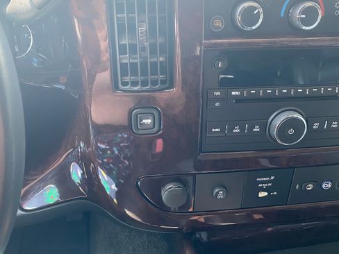 Used 2014 Chevrolet Express 2500 Extended RWD image 14