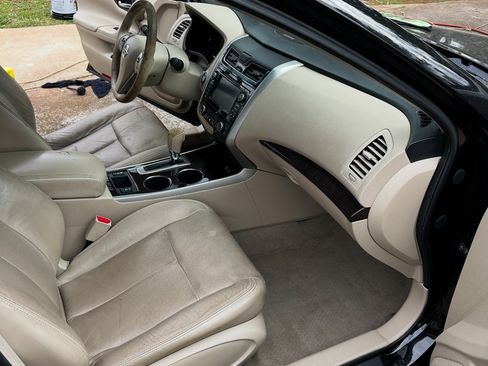 Used 2014 Nissan Altima 2.5 SL w/ Technology Package FWD image 4