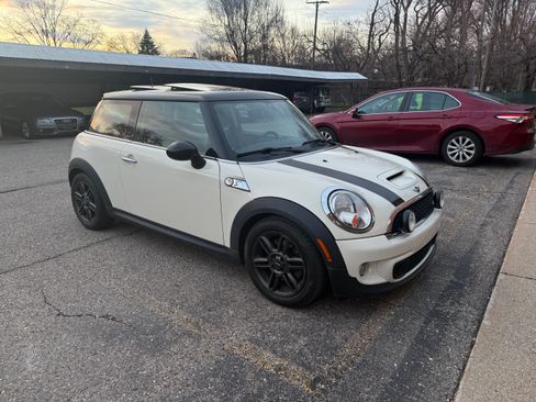 Used 2011 MINI Cooper S image 9
