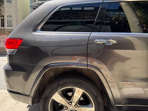 Used 2014 Jeep Grand Cherokee Overland AWD/4WD image 8