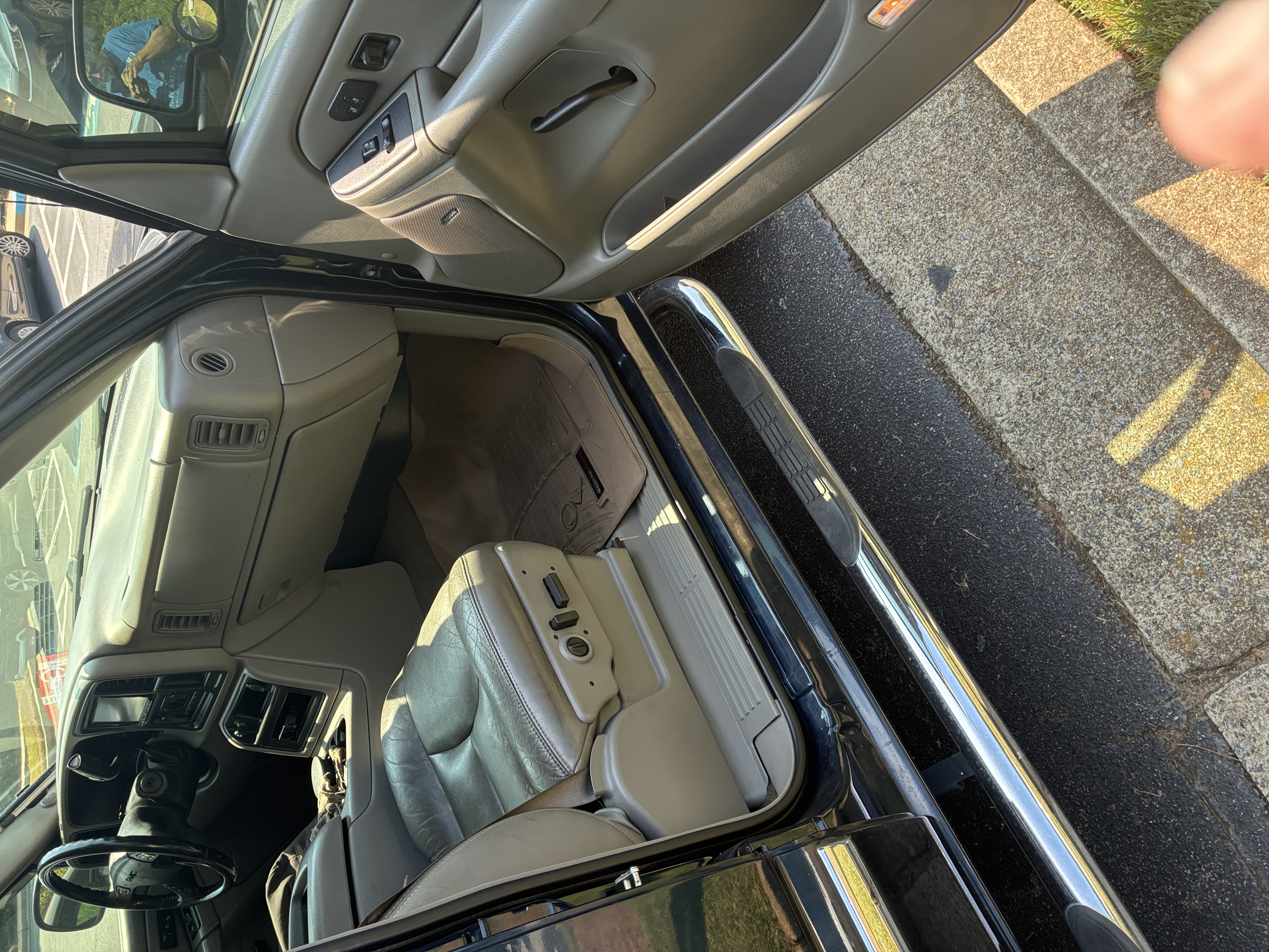 Used 2006 GMC Sierra 2500 SLT w/ Heavy-Duty Power Package RWD image 5