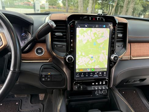 Used 2024 RAM 2500 Limited w/ Towing Technology Group image 16