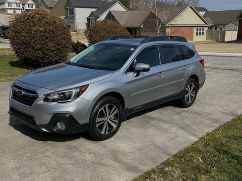 Used 2018 Subaru Outback 3.6R Limited image 1