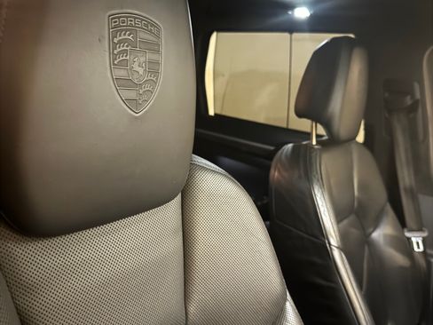 Used 2011 Porsche Cayenne Turbo image 23