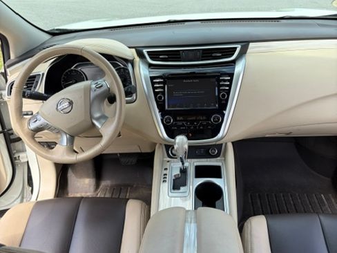 Used 2018 Nissan Murano SV FWD image 16