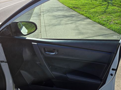 Used 2017 Toyota Corolla SE w/ Carpet Mat Package (TMS) image 10