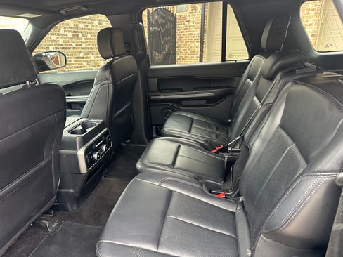 Used 2020 Ford Expedition Max XLT w/ Equipment Group 202A image 10