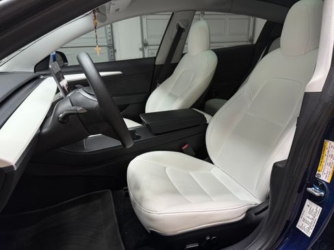 Used 2022 Tesla Model 3 Long Range image 11