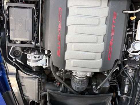 Used 2017 Chevrolet Corvette Stingray Coupe w/ 1LT image 5