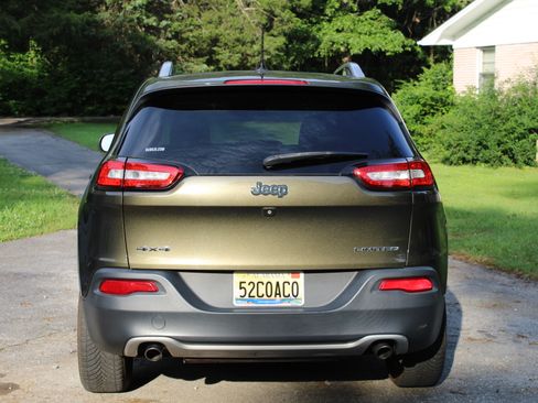 Used 2014 Jeep Cherokee Limited w/ Luxury Group image 5