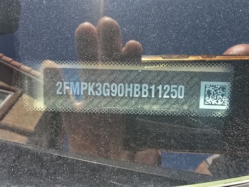 Used 2017 Ford Edge SE image 17