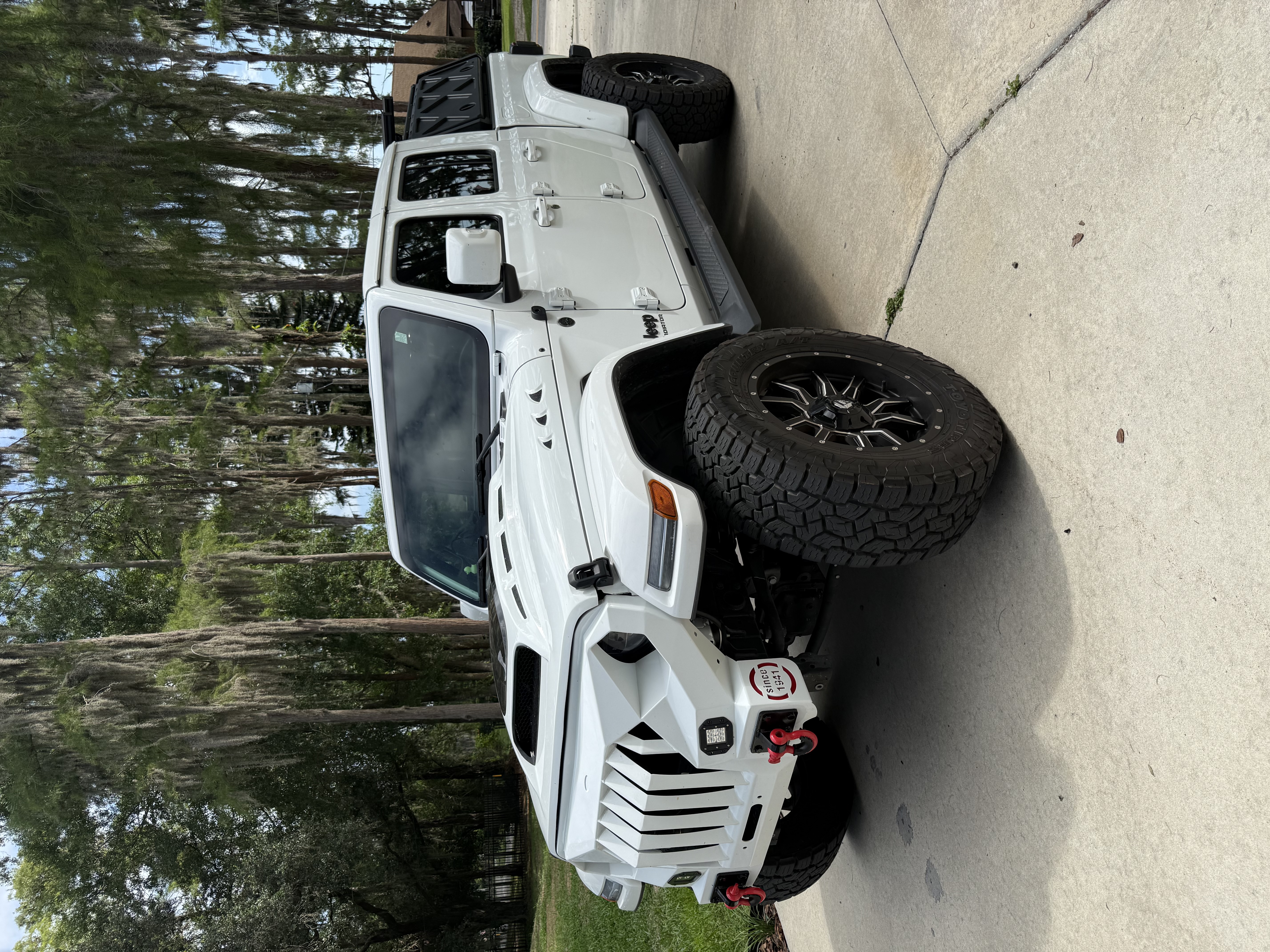 Used 2022 Jeep Gladiator Overland AWD/4WD image 1