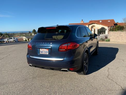 Used 2013 Porsche Cayenne S image 10