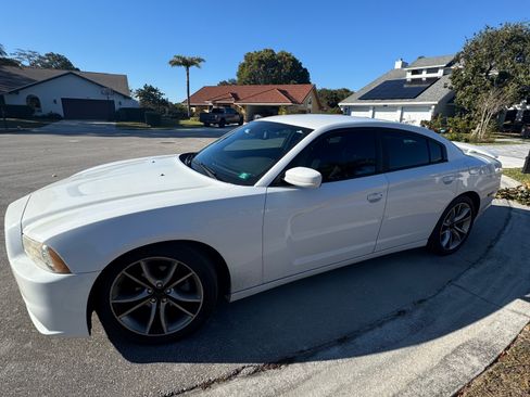 Used 2012 Dodge Charger SXT w/ Technology Group image 1