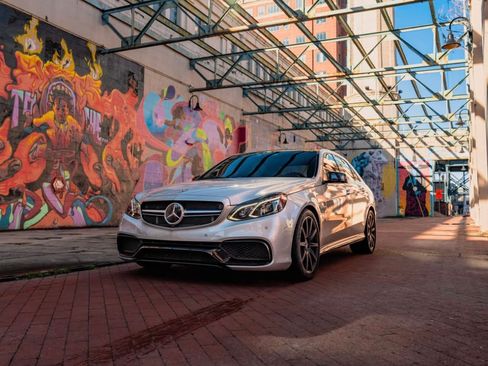 Used 2014 Mercedes-Benz E 63 AMG S-Model image 1