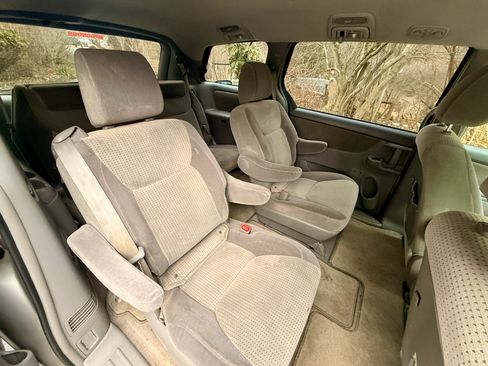 Used 2009 Toyota Sienna LE image 17