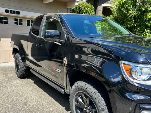 Used 2022 Chevrolet Colorado Z71 w/ Z71 Midnight Edition AWD/4WD image 4