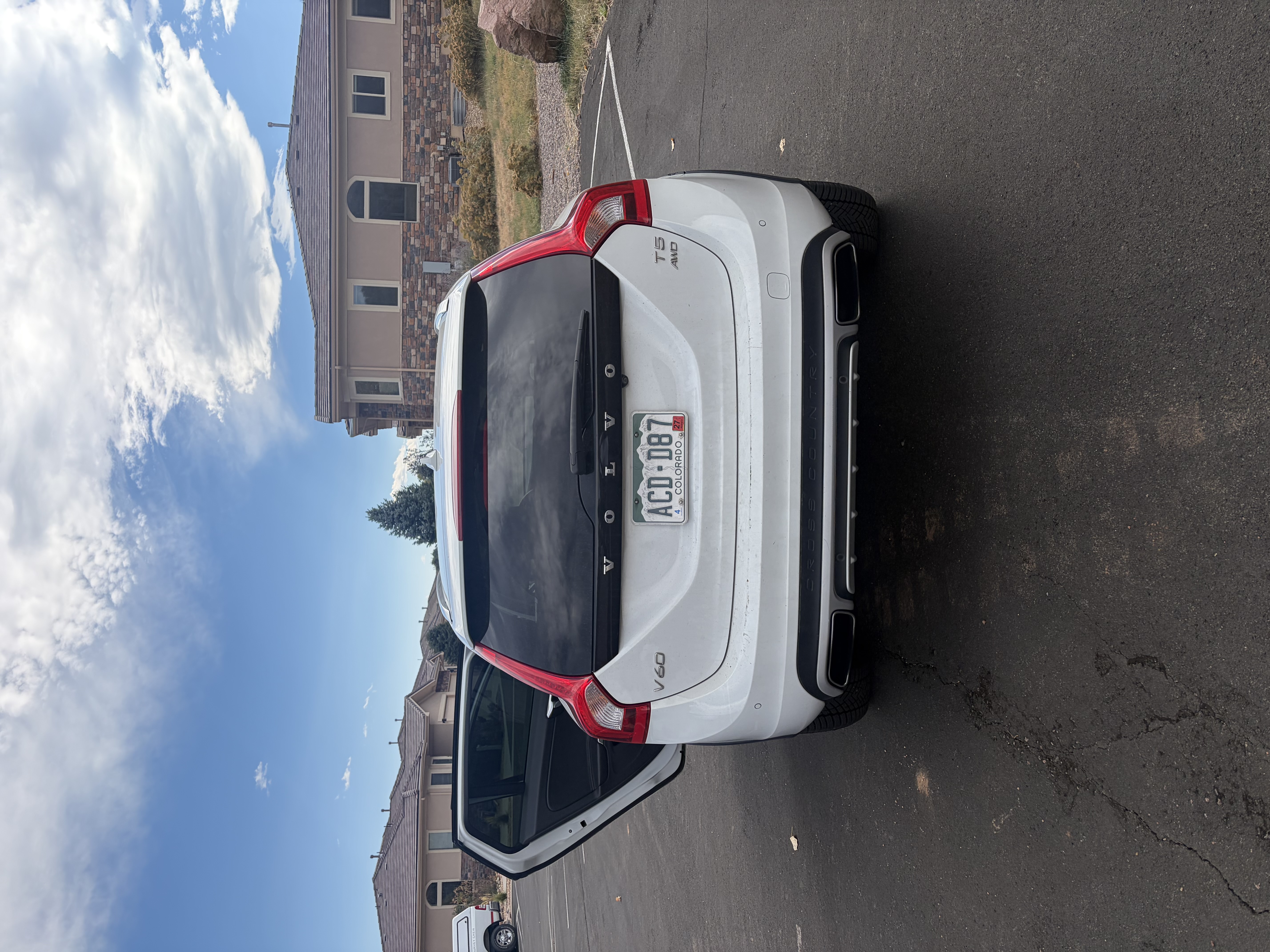Used 2018 Volvo V60 T5 Cross Country AWD/4WD image 6