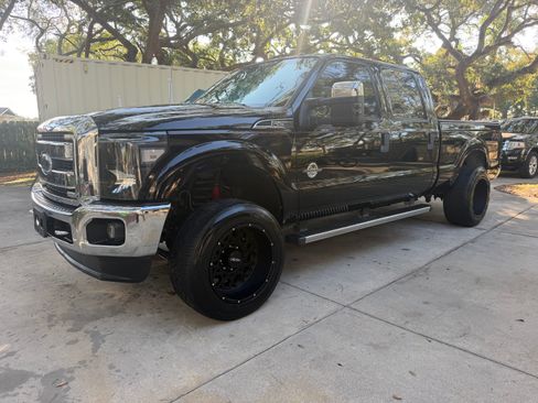 Used 2016 Ford F250 XLT w/ XLT Premium Package AWD/4WD image 1