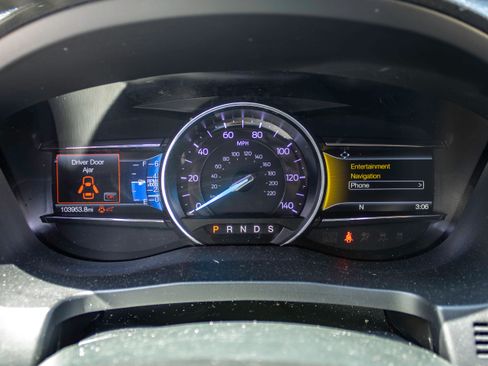 Used 2018 Ford Explorer XLT w/ Equipment Group 201A AWD/4WD image 5