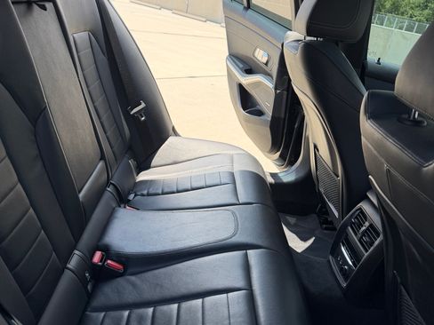 Used 2019 BMW 330i Sedan w/ M Sport Package RWD image 15