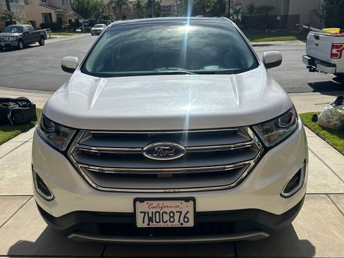 Used 2016 Ford Edge Titanium w/ Equipment Group 301A FWD image 2