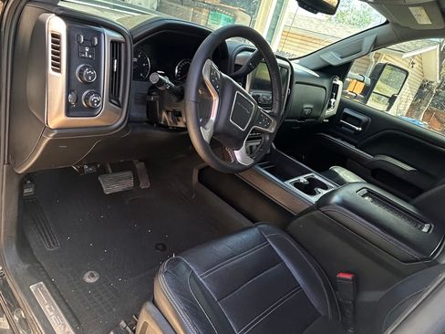 Used 2019 GMC Sierra 3500 Denali w/ Duramax Plus Package image 4