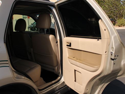 Used 2010 Ford Escape Limited AWD/4WD image 19
