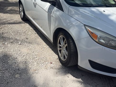 Used 2015 Ford Focus SE FWD image 4