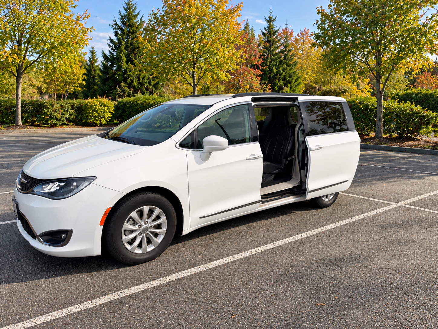 Used 2017 Chrysler Pacifica Touring-L FWD image 21