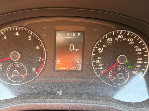 Used 2015 Volkswagen Passat 1.8T SE FWD image 17
