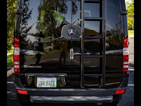 Used 2018 Mercedes-Benz Sprinter 2500 image 2