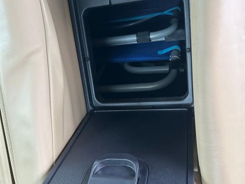 Used 2011 Hyundai Genesis 4.6 image 11