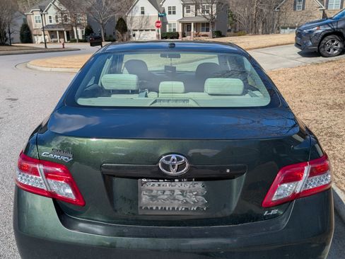 Used 2011 Toyota Camry LE w/ LE Extra-Value Pkg image 9