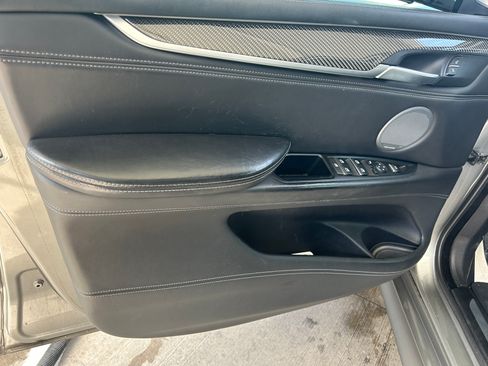 Used 2016 BMW X5 M image 14