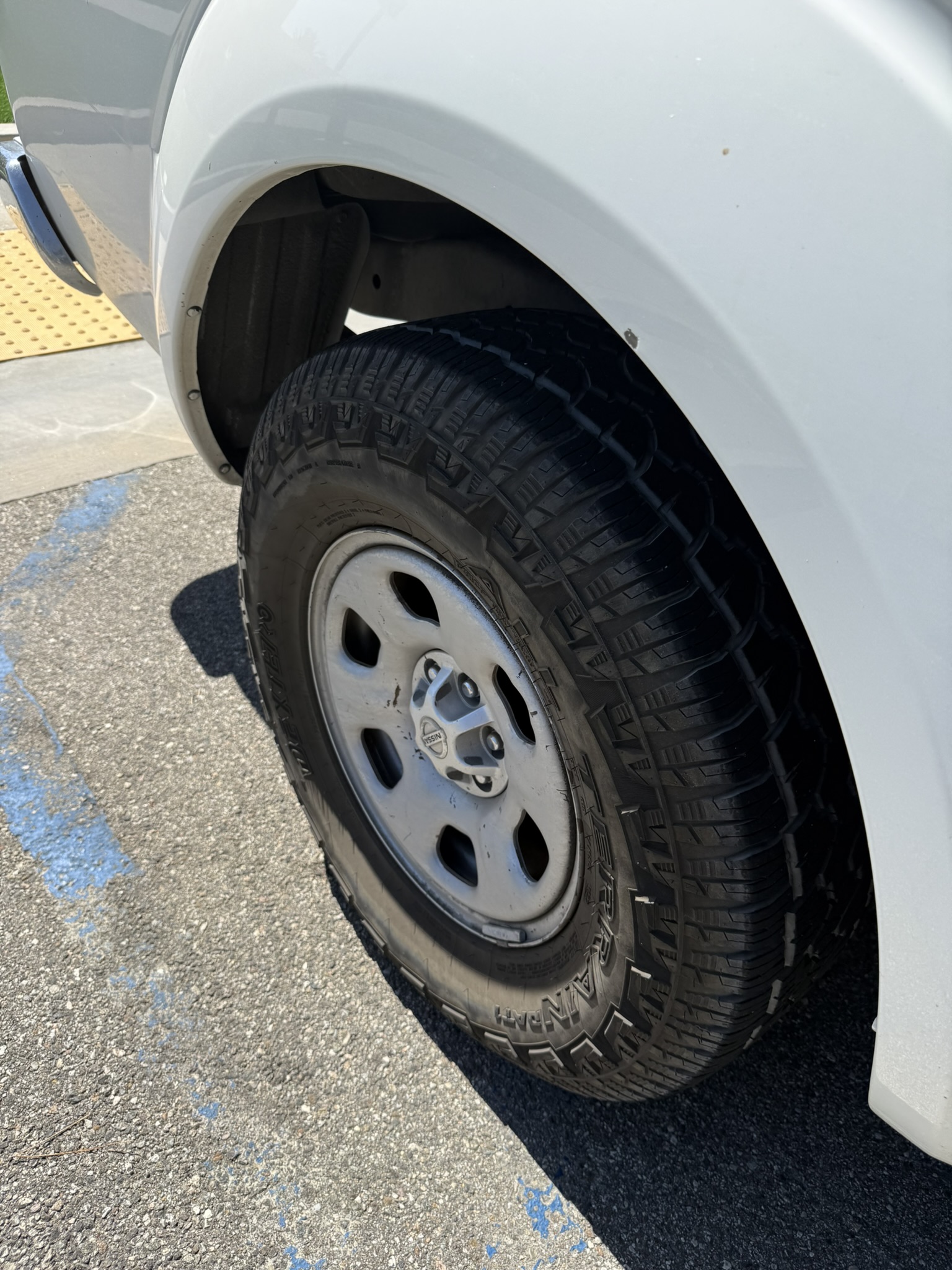 Used 2017 Nissan Frontier SL w/ Moonroof Package RWD image 14