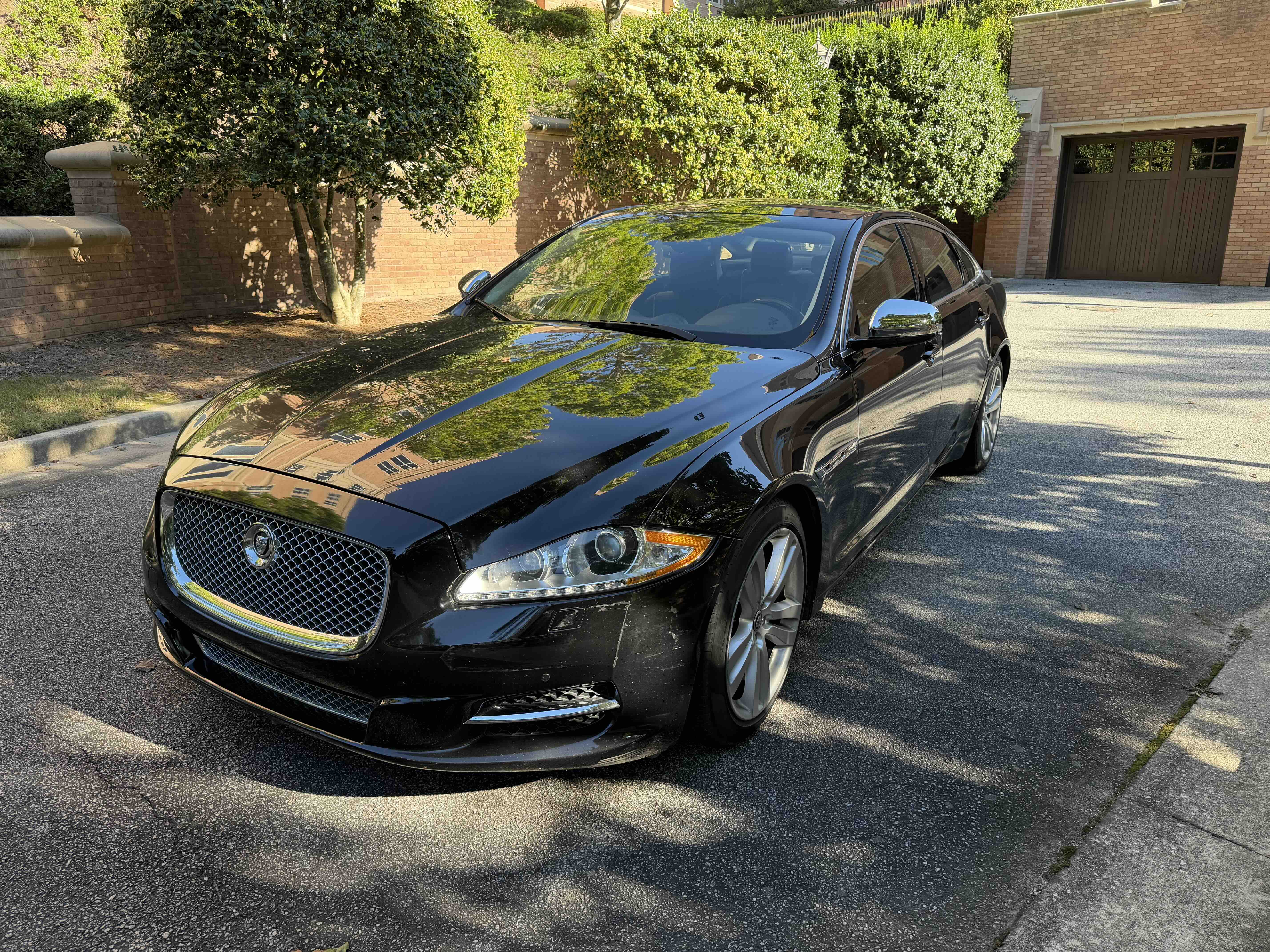 Used 2012 Jaguar XJ L RWD image 4